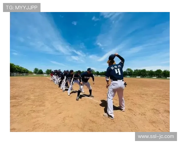 中国棒垒球专业半专业场地增至320多块，运动人群扩大